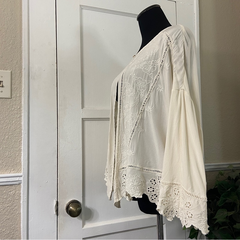 Sundance Eyelet One Button Closure 3/4 Wide Sleeve Cardigan - Picture 4 of 14
